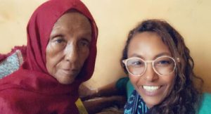 zeineba et sa grand mère, grand dénuement